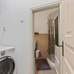 Old Town Nightlife Where Noise Is Expected * Bukarest