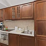 Old Town Nightlife Where Noise Is Expected Apartman