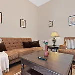 Old Town Nightlife Where Noise Is Expected Bukarest