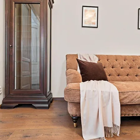 Old Town Nightlife Where Noise Is Expected * Βουκουρέστι