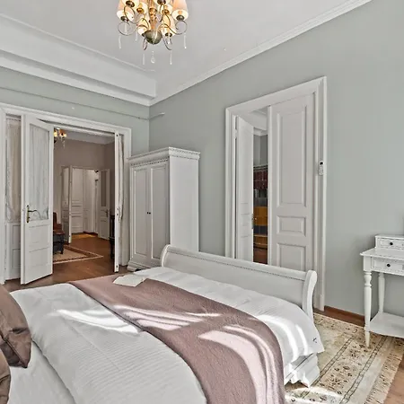 דירה Old Town Nightlife Where Noise Is Expected