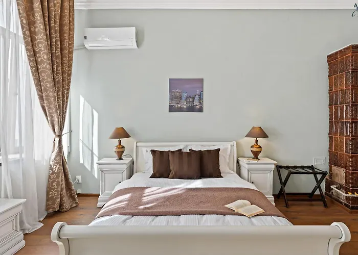 Old Town Nightlife Where Noise Is Expected Бухарест