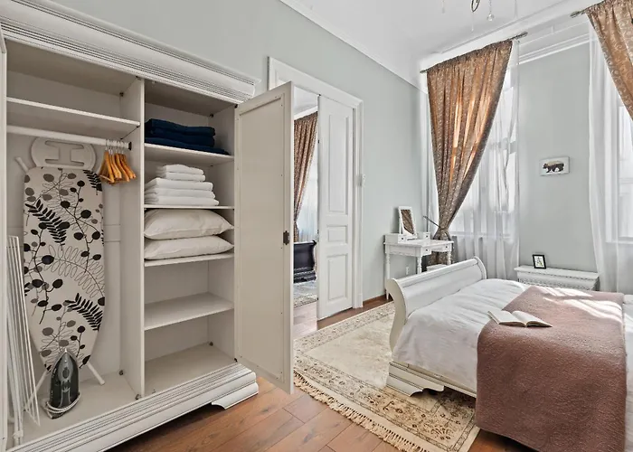 Old Town Nightlife Where Noise Is Expected *